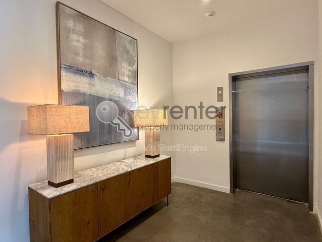 Photo - 411 Fairpoint St Unidad 206