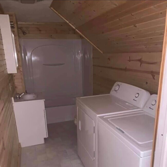 Photo - 108 Miller St Unit 5