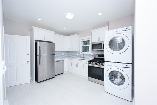 Photo - 15-17 Saunders St Unit 15