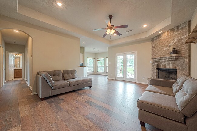 Photo - 14403 Vlasta St