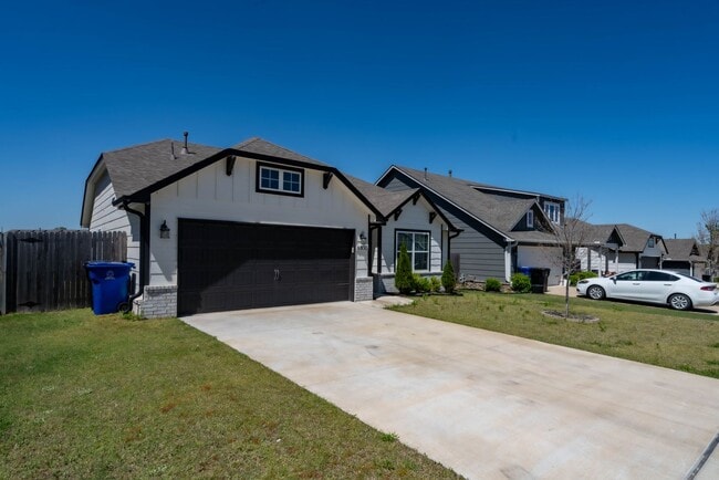Photo - 3 Bed | 2 Bath in Broken Arrow!