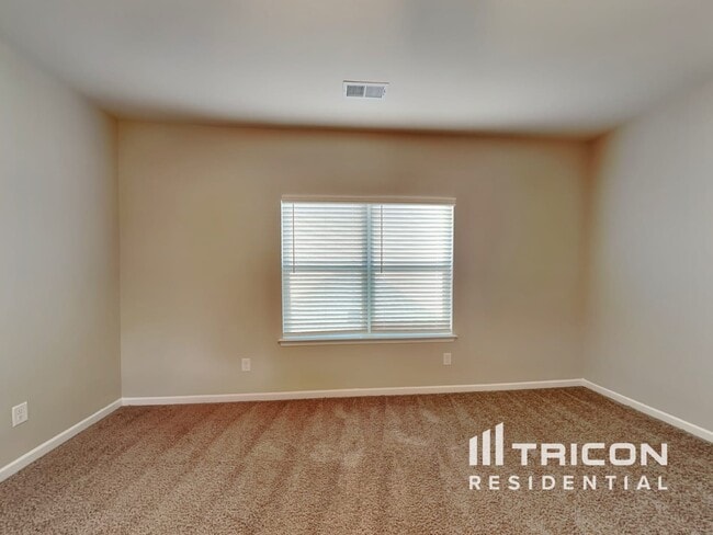 Photo - 484 Settlers Grove Ln