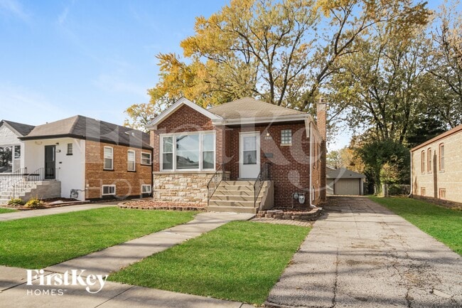 Photo - 8912 S Sacramento Ave