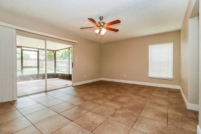 Photo - 1518 Crossridge Dr