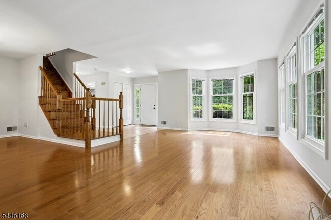 Photo - 85 Laurelwood Ct