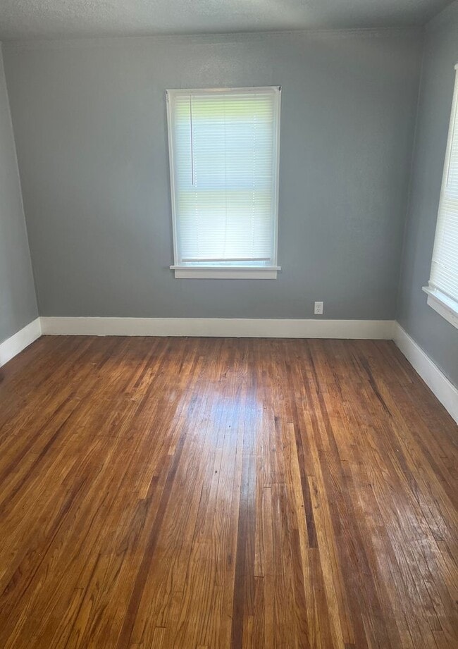 Photo - 1541-1541 Bertch Ave Unit 1541