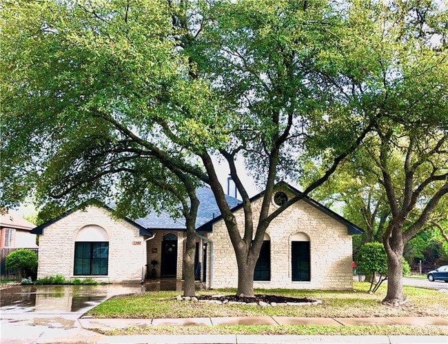 Photo - 2200 Falcon Dr