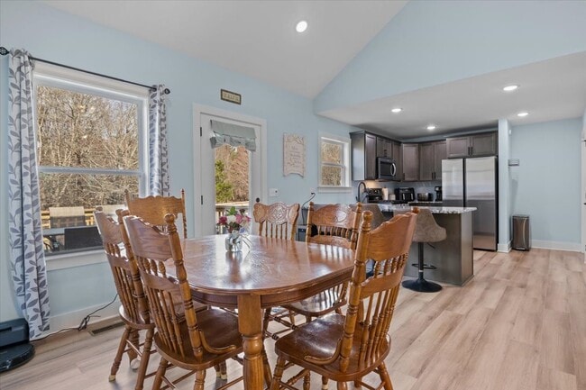 Photo - 400 Kaiser Rd