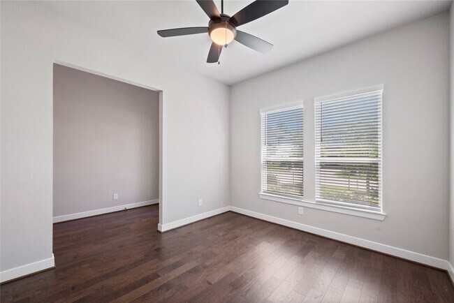 Photo - 103 E Christine Manor Dr