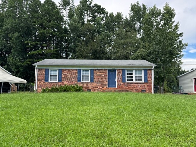 Building Photo - Available to Show Rental