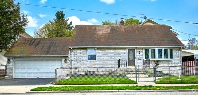 Building Photo - 100 Riverside Ave Rental
