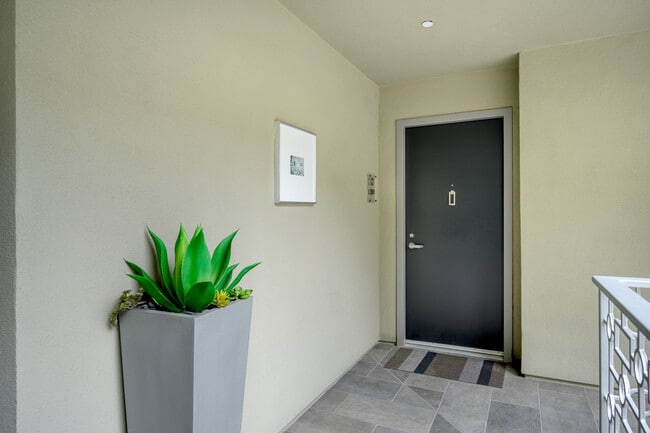 Photo - 11023 Fruitland Dr Unit 201