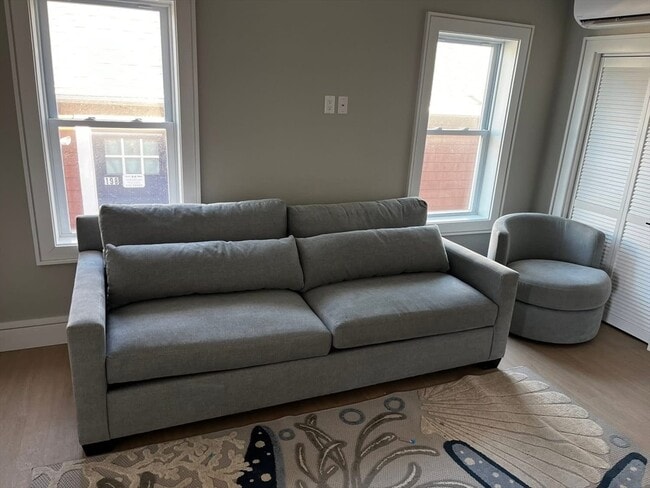 Photo - 194 North End Blvd