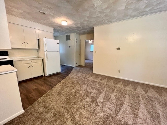 Photo - 2011 Helen St