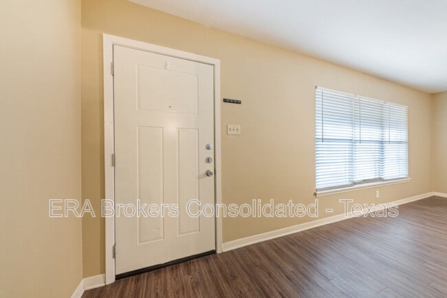 Photo - 106 Winn Ave