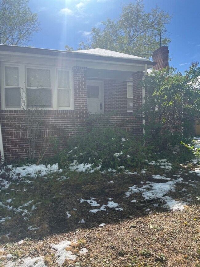 Photo - Gorgeous Victorian Style Home w/ FINISHED BASEMENT!