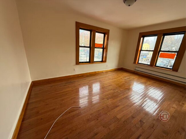 Photo - 1858 Archer St