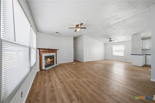 Photo - 3034 Barr Ln