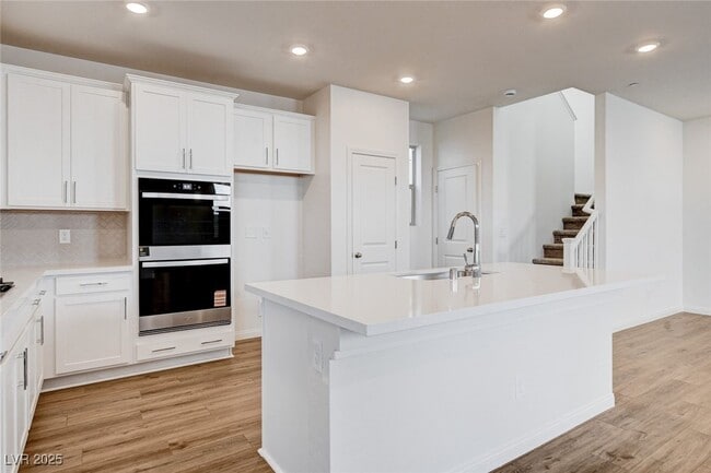 Photo - 1578 Crested Eagle St