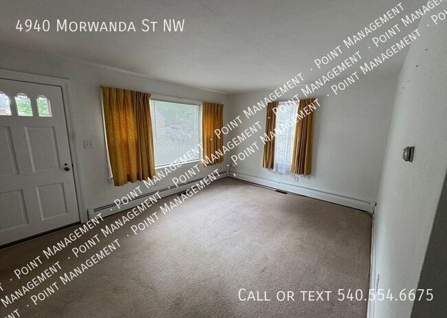 Photo - 4940 Morwanda St NW