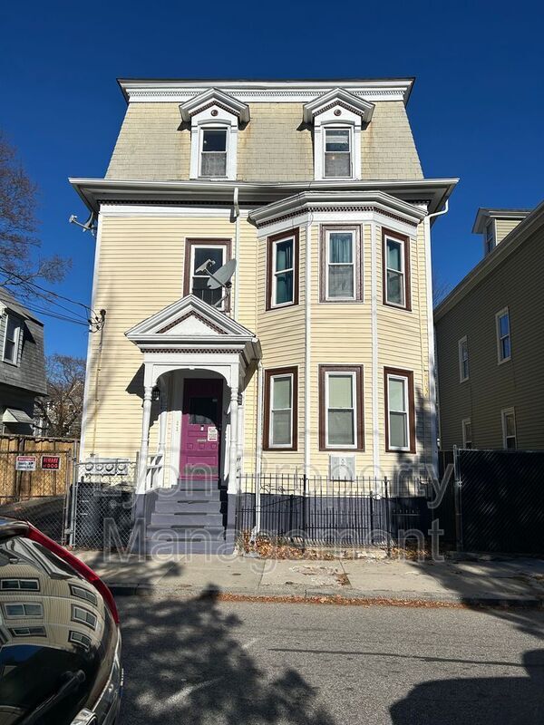 Building Photo - 67 Wendell St Unit 3