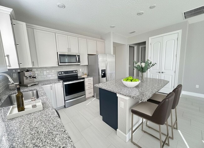 Building Photo - 4016 Basket Oak Cir