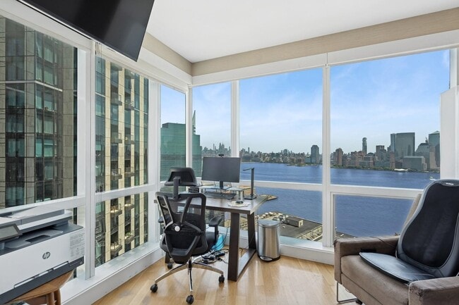 Building Photo - 77 Hudson St Unit 3203 Rental