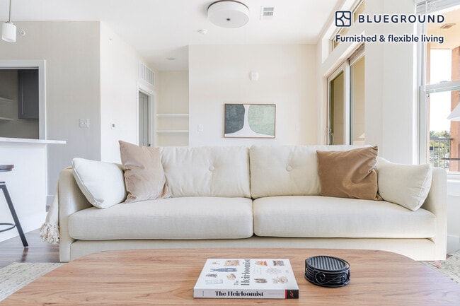 Photo - 1501 W Howard Ln Unidad FL1-ID359