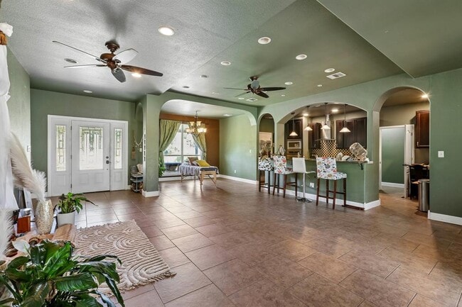 Photo - 286 Simpson Ave