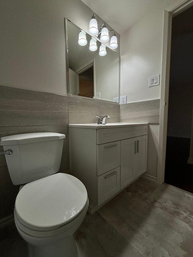 Bathroom - 14004 26 St NW Unit 110