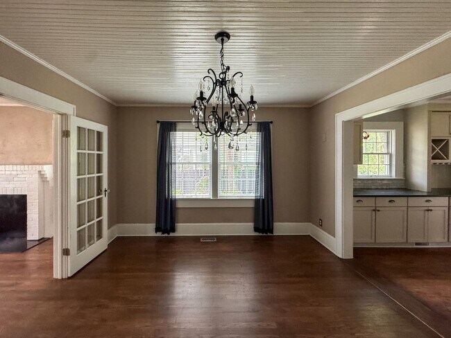 Photo - Gorgeous 4 Bed, 3 Bath Haymount Home