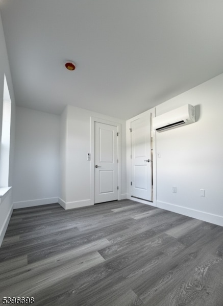 Photo - 1790 W 4th St