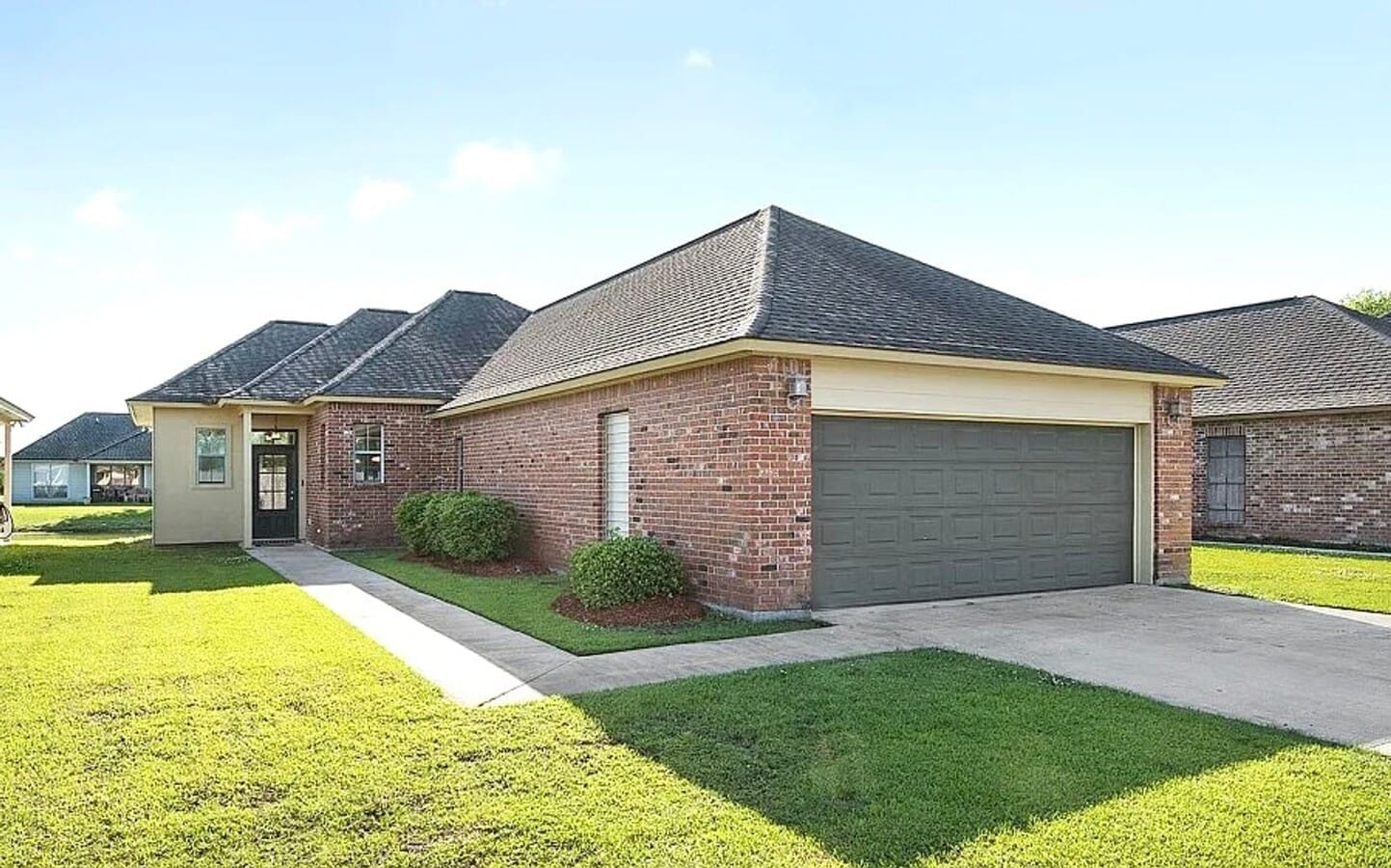 Lakefront Charm Near LSU – 3 Bed, 2 Bath w... - Lakefront Charm Near LSU – 3 Bed, 2 Bath w... House