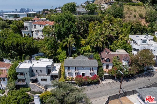 Photo - 1531 Marmont Ave