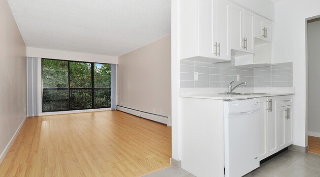 Photo - Royale Unit 00108