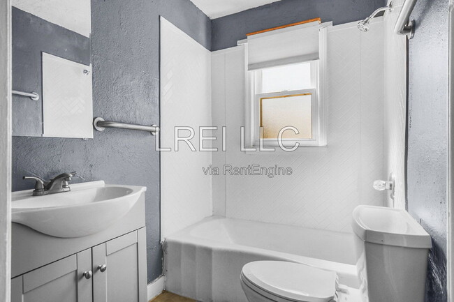 Photo - 1443 S 32nd St Unit 2