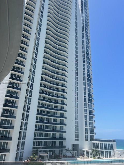 Building Photo - 15901 Collins Ave Unit 604