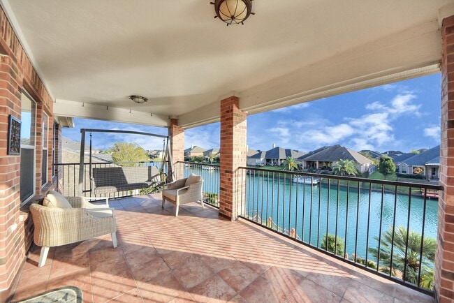 Building Photo - 17859 Camp Cove Dr