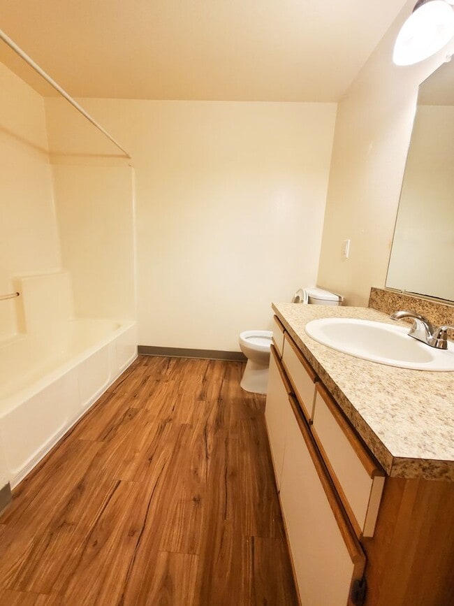 Photo - Spacious 2 Bedroom 1 Bath Unit