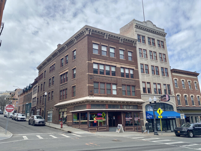 82 North Pearl LLC