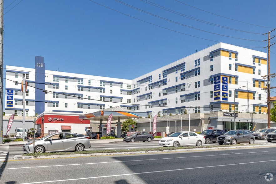 Sepulveda Exterior