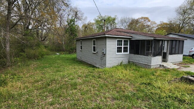 Photo - 840 M.L.K. Jr St