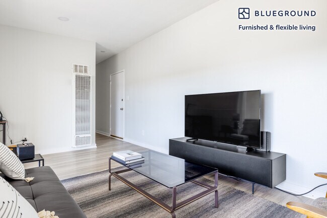 Photo - 3537 Clarington Ave Unit FL2-ID418