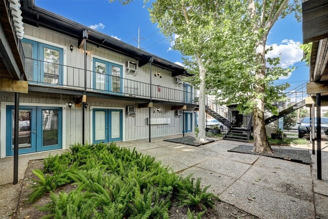 Building Photo - 2322 Dunlavy St Unit 12 Rental