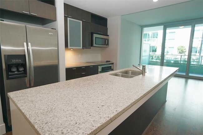 Photo - 111 N 12th St Unidad 1320