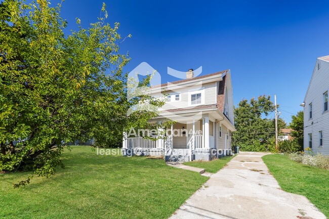 43 W Hillcrest Ave