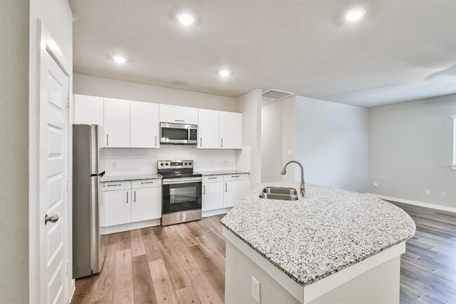 Photo - 9800 Grosbeak Ln