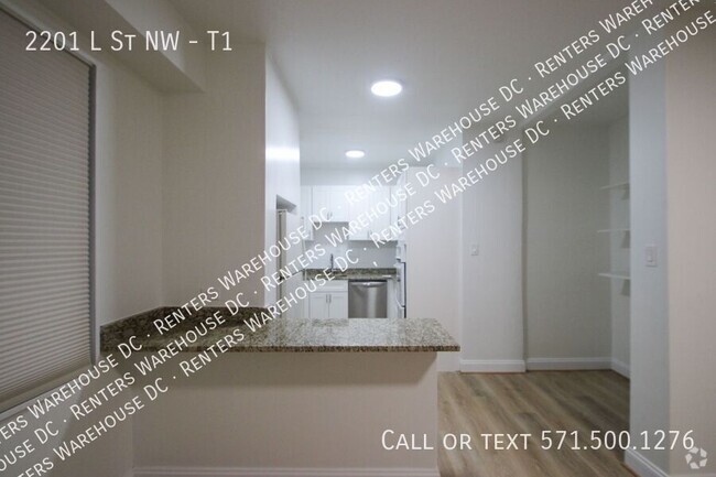 Building Photo - Don't miss this Large 1Bd/1Bth Condo w/ as...