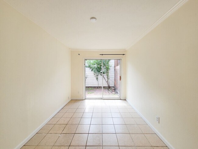 Photo - Stylish Townhouse in Prime Location – Walk...