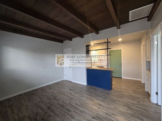 Photo - 1010 N Jones Blvd